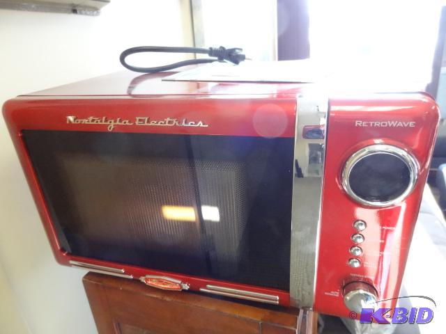Nostalgia electric retro wave icrowave. Model...