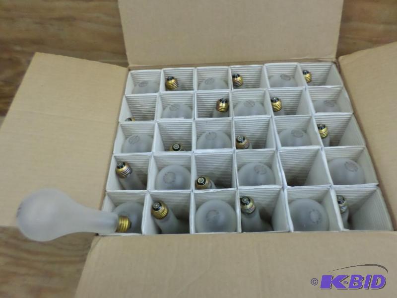 Case Of (60) New Hytron 184Watt NSF 125130Vo...