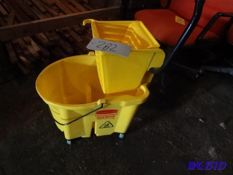 Rubbermaid Mop Bucket
