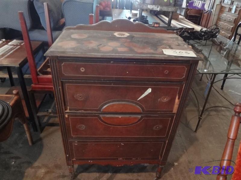 Old Dresser