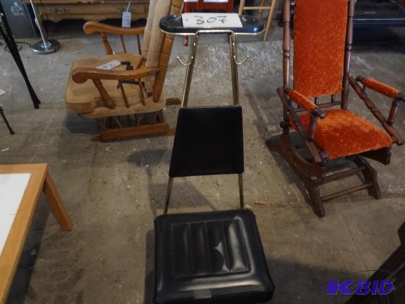 Neat Dressing Stand