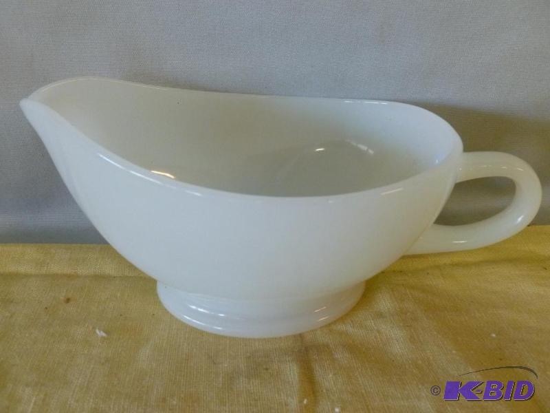 Vintage Fire King gravy boat, no chips or cra...
