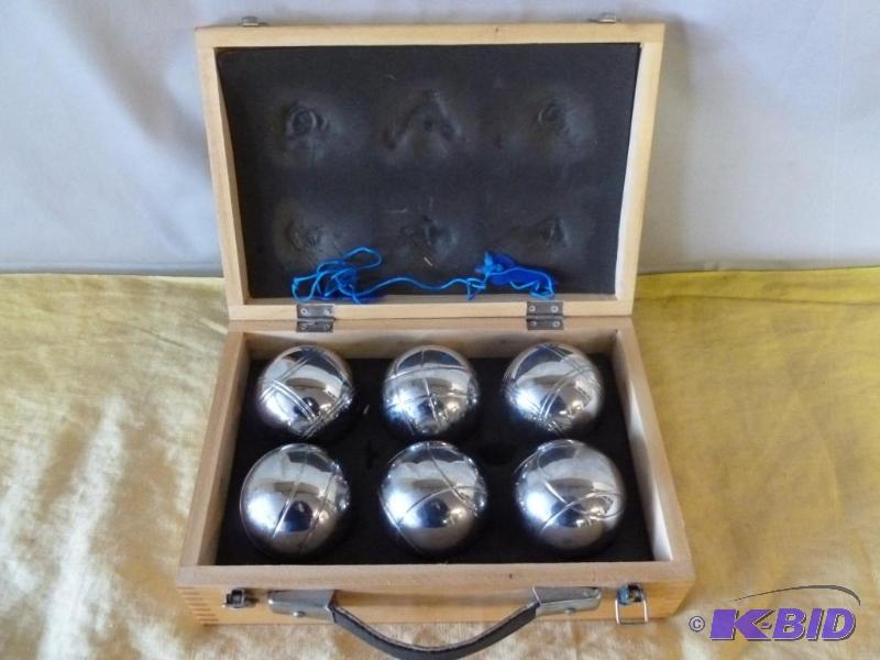 Vintage yard game, comes with six large metal...