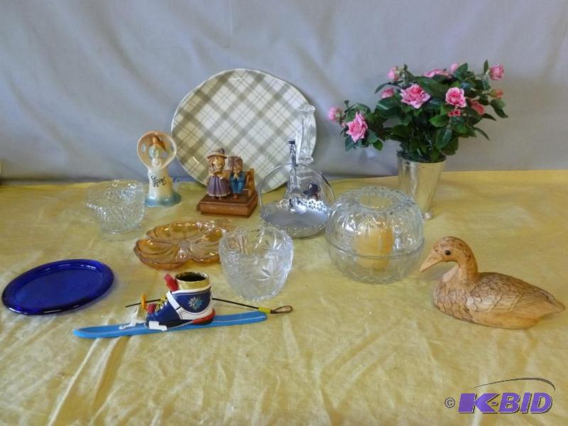Large lot that consists of a corn husk duck d...