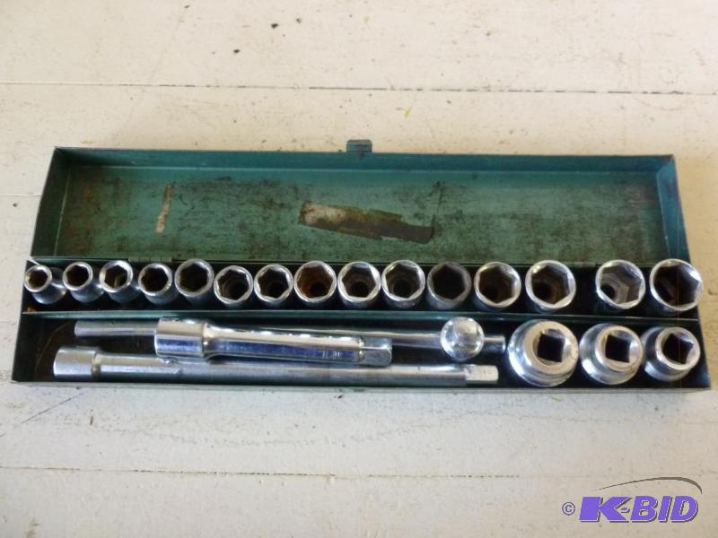 Heavy duty 21 piece socket set, no ratchet....