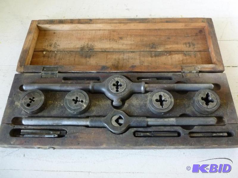 B&ampCo. pipe threading set....