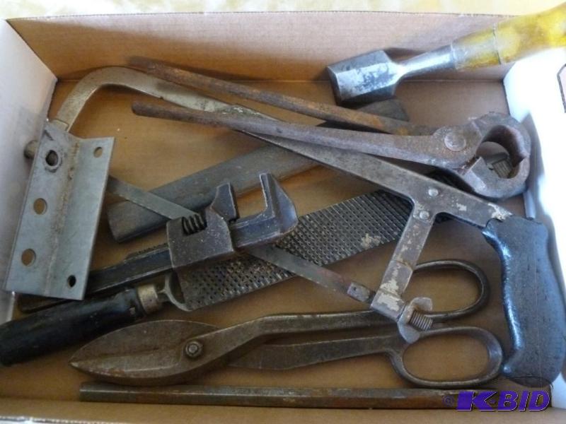 Large lot of good vintage tools....