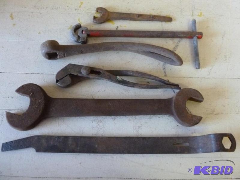 Lot of six vintage specialty wrenches.&nbsp...