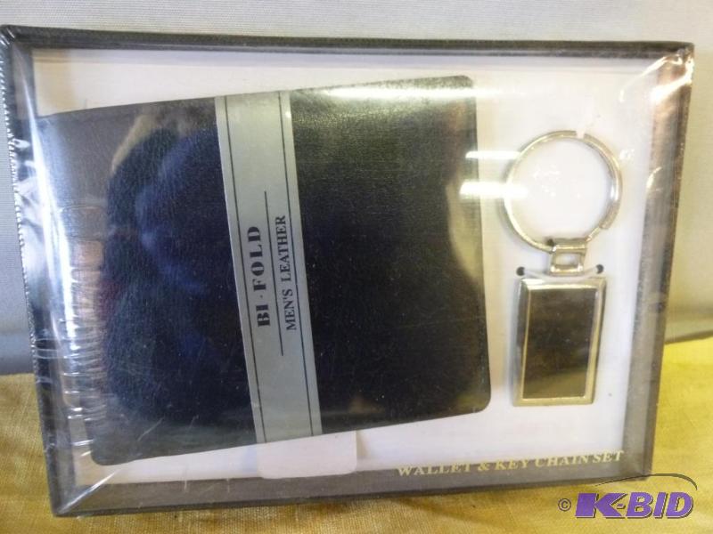 Nice mens genuine leather bi-fold and key ch...