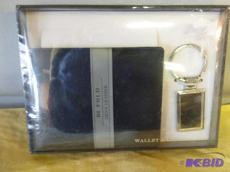 Nice mens genuine leather bi-fold and key ch...