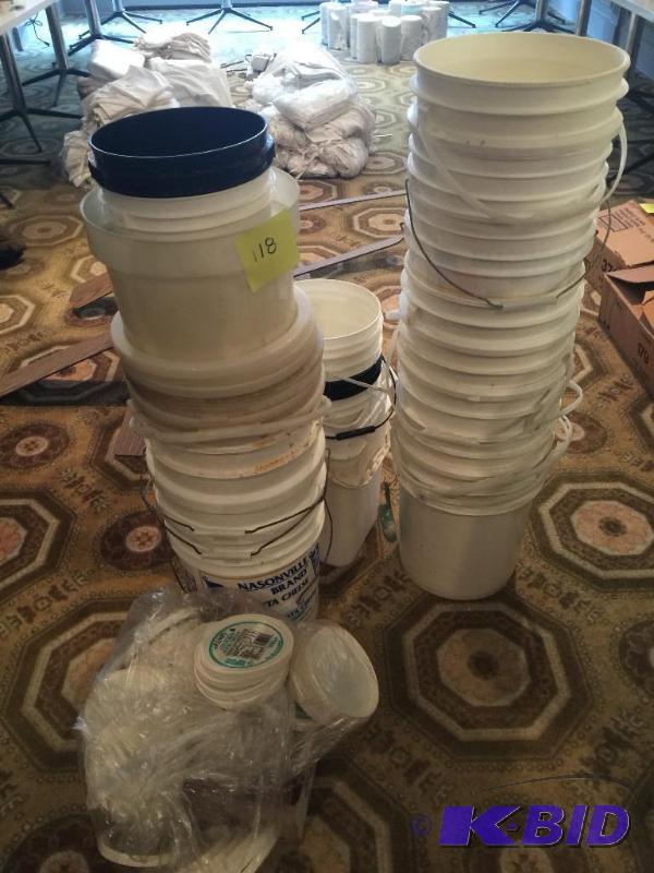 Plastic containers with lids...