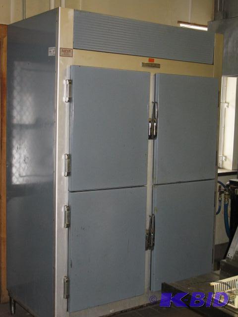 Puffer Hubbard 4 door refrigerator, 10 shelve...