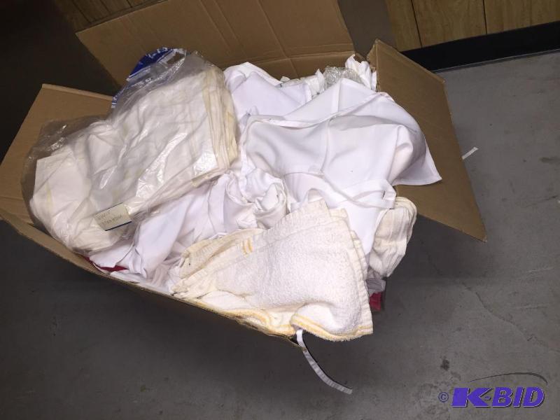 Table cloths, approx 100 pcs...