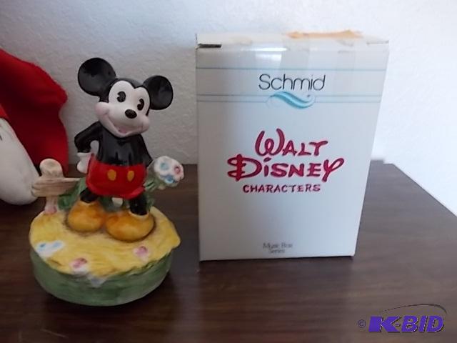 Mickey Mouse Music BoxStatue...