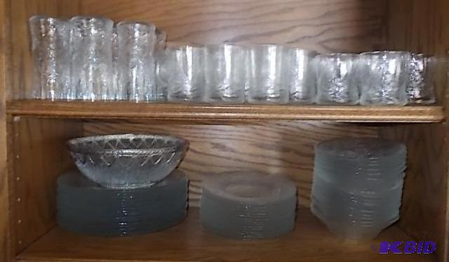 Clear Glass&nbspChristmas&nbspDishes 16 Di...