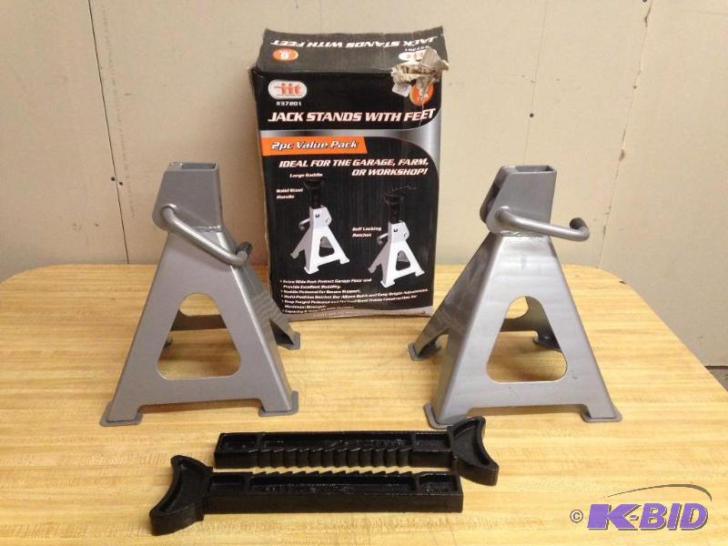 Pair of Jack Stands wFeet