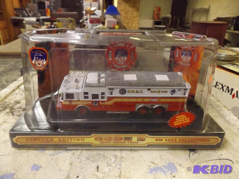Die-Cast Collectible Code 3 Heavy Rescue Truc...
