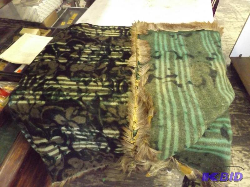 hide edged blanket ...