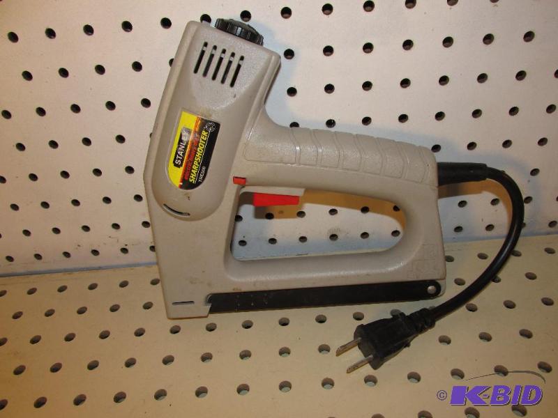lot 106 image: Stanley Eledtric Stapler and Brand Nailer