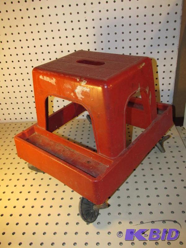 lot 113 image: Step Stool on Wheels