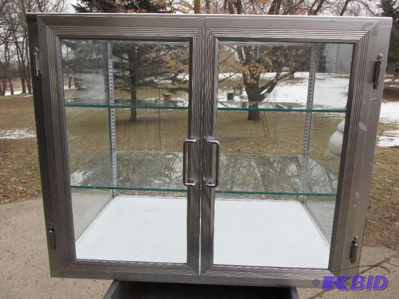 lot 2 image: Glass Display Case