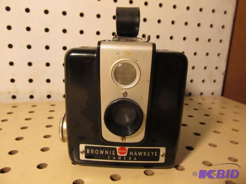lot 60 image: Brownie Hawkeye Camera