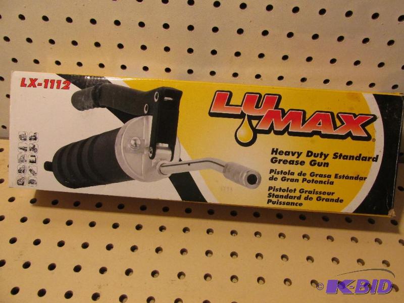 lot 66 image: Heavy Duty Grease Gun New in Box