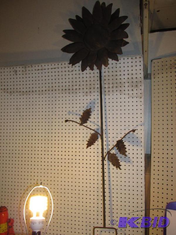 lot 77 image: Metal Sunflower
