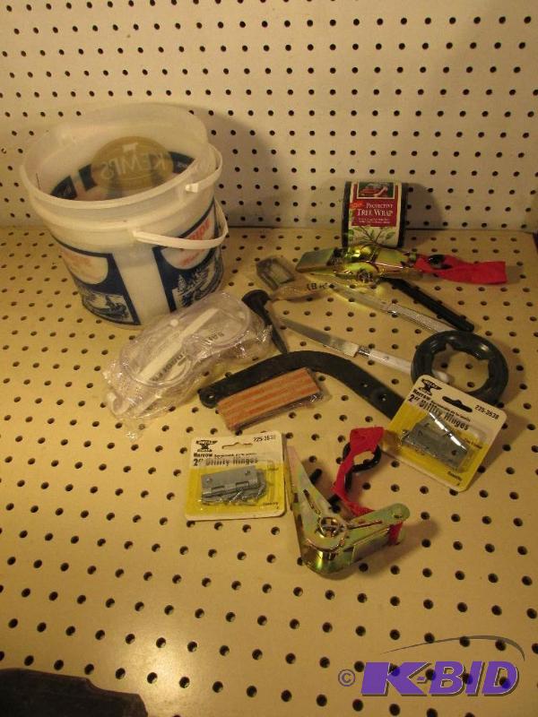 lot 98 image: Miscellaneous Grouping, Things you really need and just dont know it.
