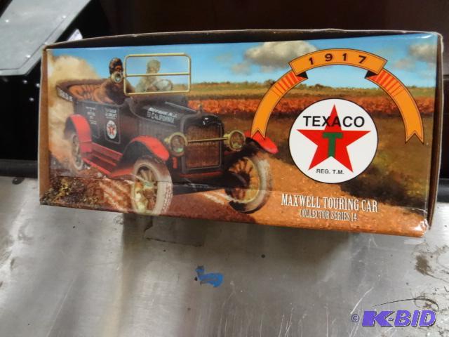 lot 112 image: 1917 Texaco Maxwell touring car. Collector se...