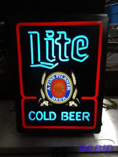 lot 9 image: Miller lite lighted sign. 15 x 20...