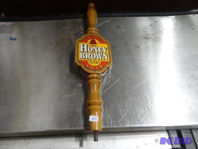 lot 95 image: JW Dundees original honey brown lager tap han...