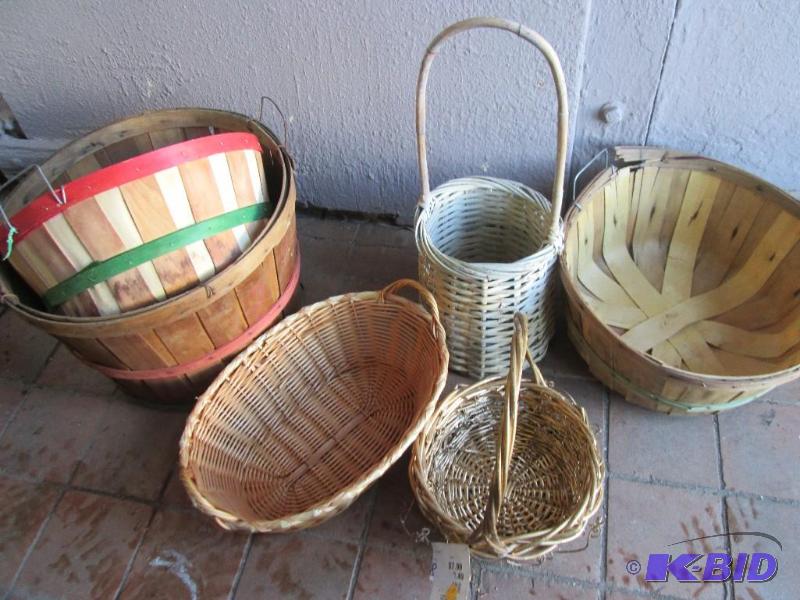 lot 150 image: Lot of assorted baskets...
