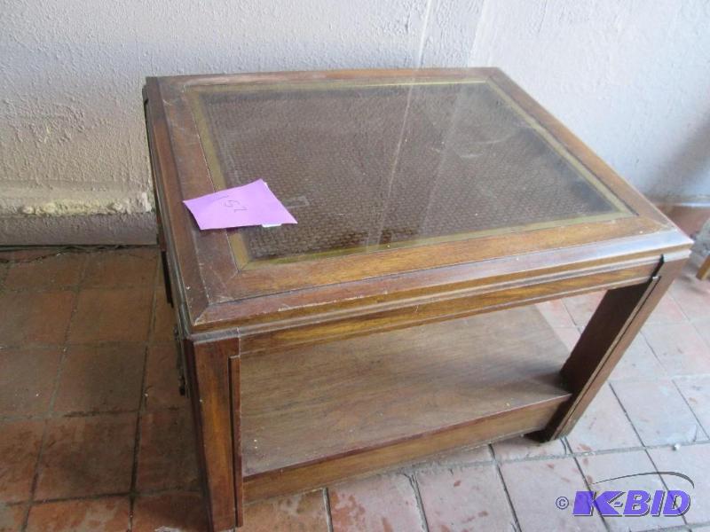 lot 152 image: Glass top end table with a drawer in the bott...