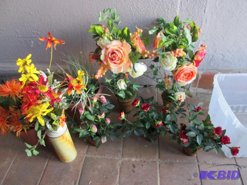 lot 159 image: Lot of silk potted plants...