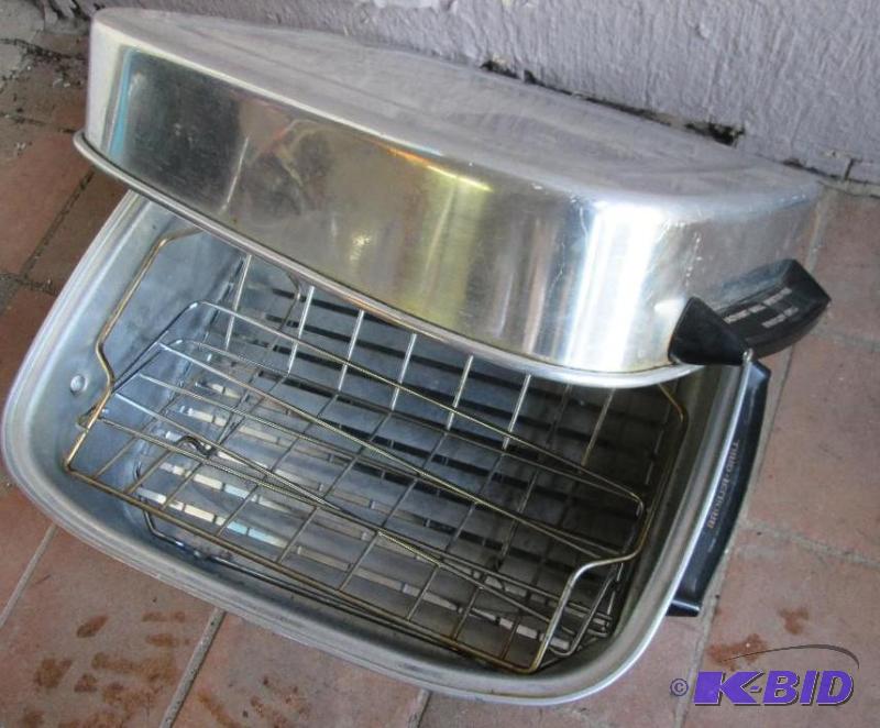 lot 186 image: Radiant wall, spatter free broiler grill...