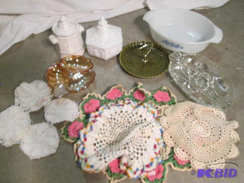 lot 244 image: Lot of vintage glass and crochet work...