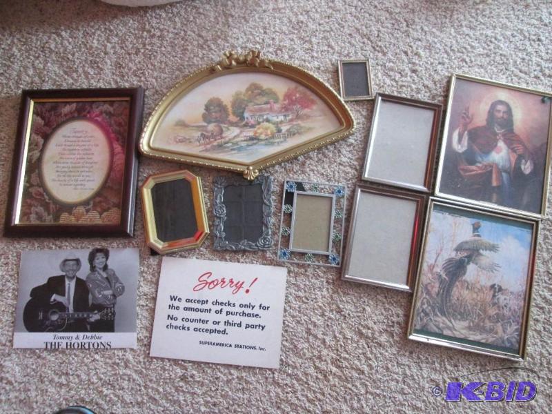 lot 269 image: mixed lot of picture frames, various sizes...