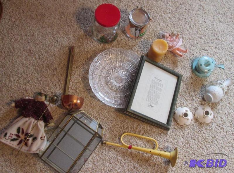lot 273 image: mixed lot of household appliences and decorat...
