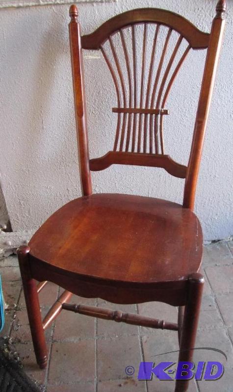 lot 29 image: Solid wood chair, nice spindle back...
