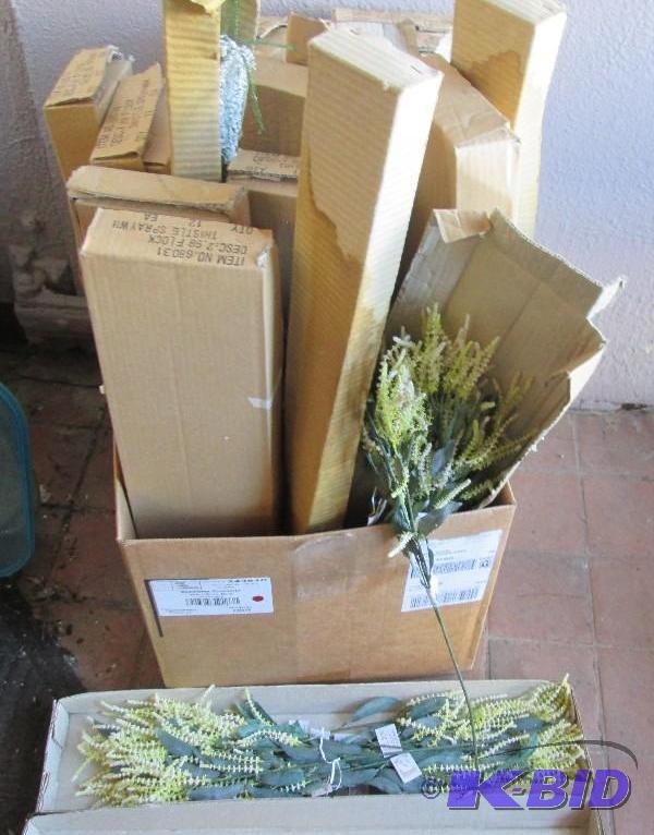 lot 51 image: Huge resale value lot of Thistle Spray silk f...