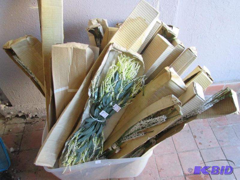 lot 72 image: Lot of artificial floral stems, huge resale v...