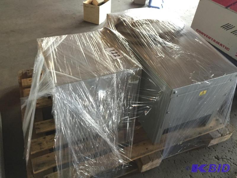 lot 122 image: Lot of 3 electrical transformers. Look nearly...