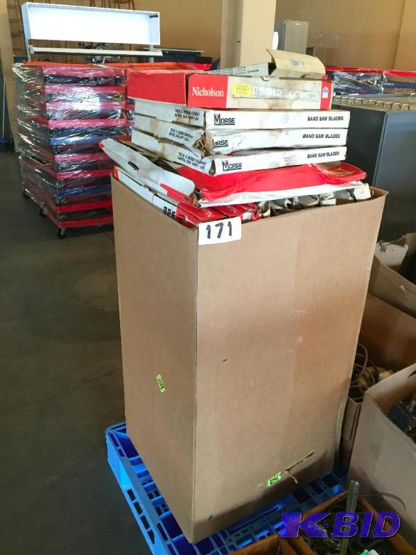 lot 171 image: Large box of misc. band saw blades....