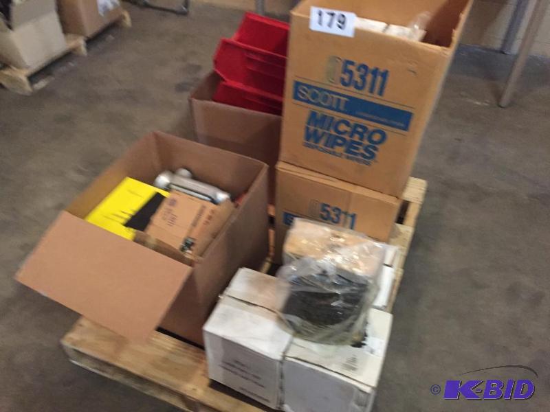 lot 179 image: Pallet lot of roller chain, bearings, parts b...