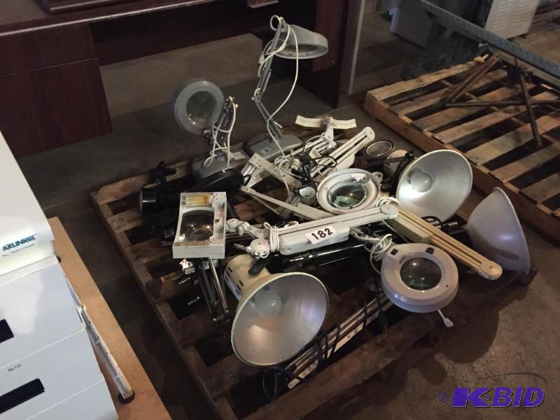 lot 182 image: Pallet lot of misc. articulating lights, some...