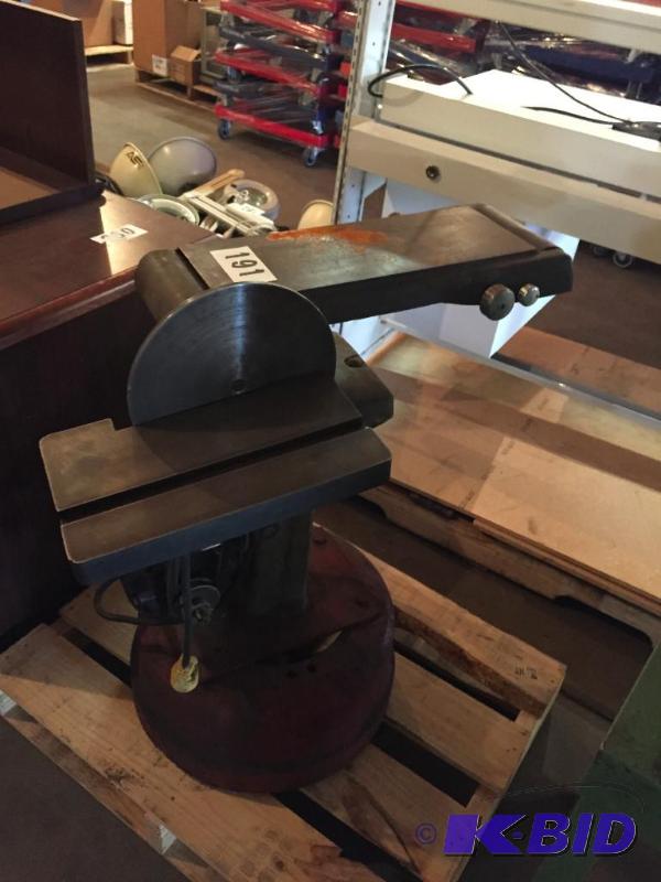 lot 191 image: Craftsman combination belt and disc sander....