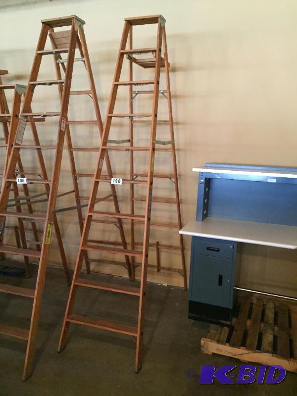lot 198 image: Werner 10 wooden ladder....