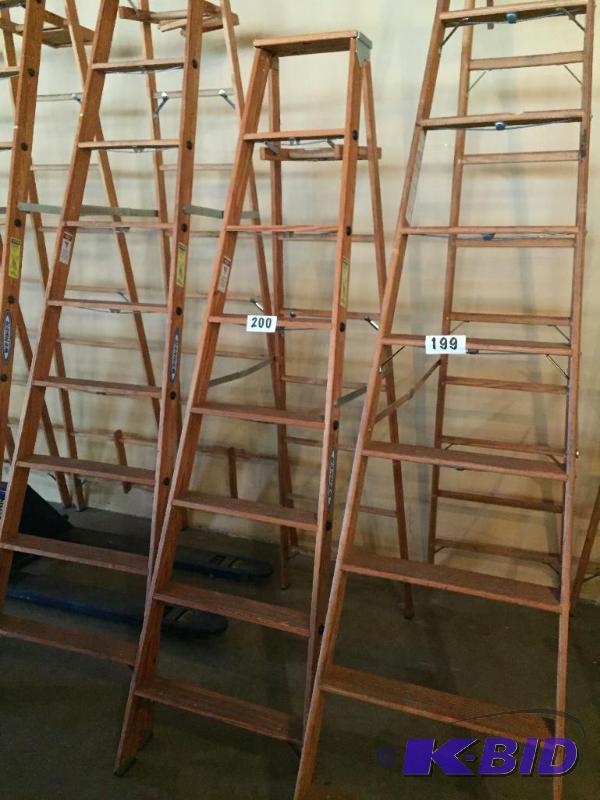 lot 200 image: Werner 8 wooden ladder....
