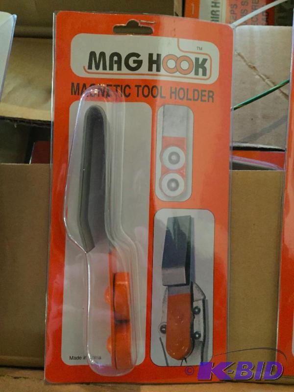 lot 207 image: Lot of 8 new in retail packaging magnetic too...